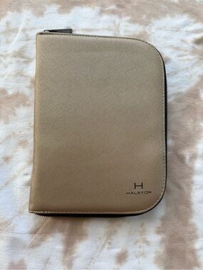 Halston Beige Zip Jewelry Travel Case